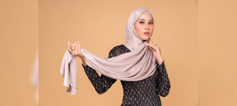 Rambut Bau Apek Saat Pakai Hijab? Ini Penyebab dan Solusinya!
