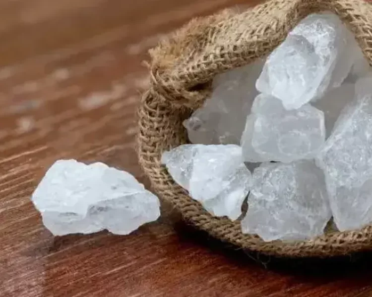 Apa Itu Tawas? Manfaat dan Penggunaannya