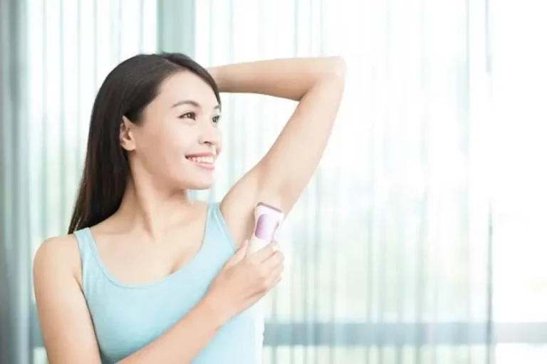 Cara Mencukur Bulu Ketiak Tanpa Krim, Bisa Coba di Rumah!