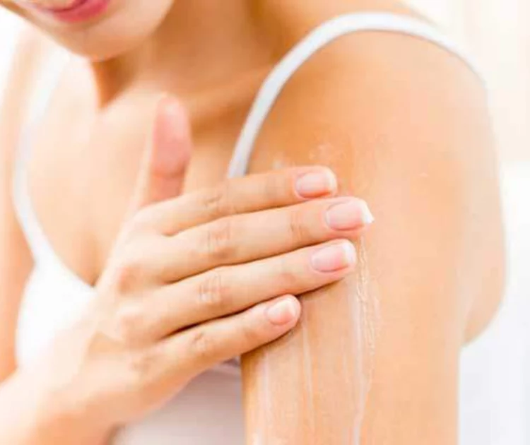 Perbedaan Body Lotion dan Body Serum: Mana yang Lebih Baik untuk Kulitmu?